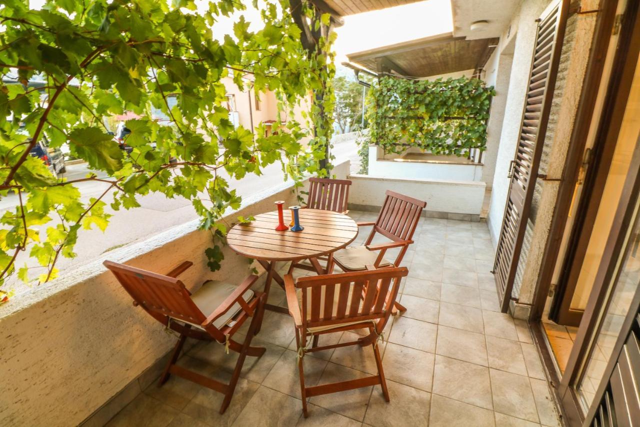 Apartments Vladan With Terrace Baška Εξωτερικό φωτογραφία