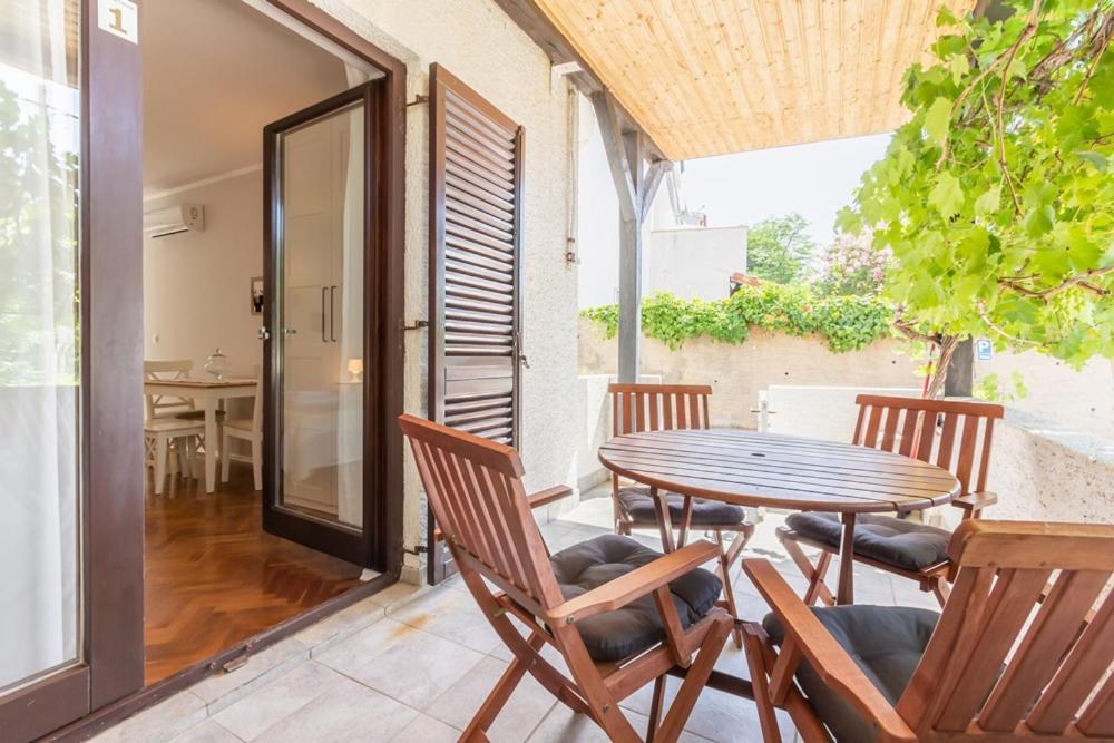 Apartments Vladan With Terrace Baška Εξωτερικό φωτογραφία