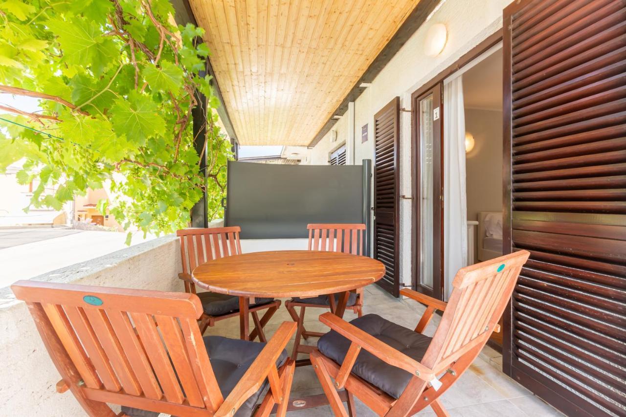 Apartments Vladan With Terrace Baška Εξωτερικό φωτογραφία