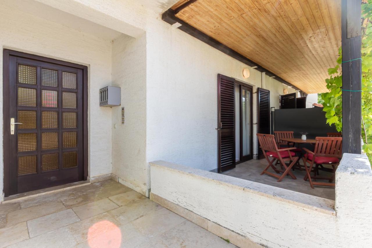 Apartments Vladan With Terrace Baška Εξωτερικό φωτογραφία